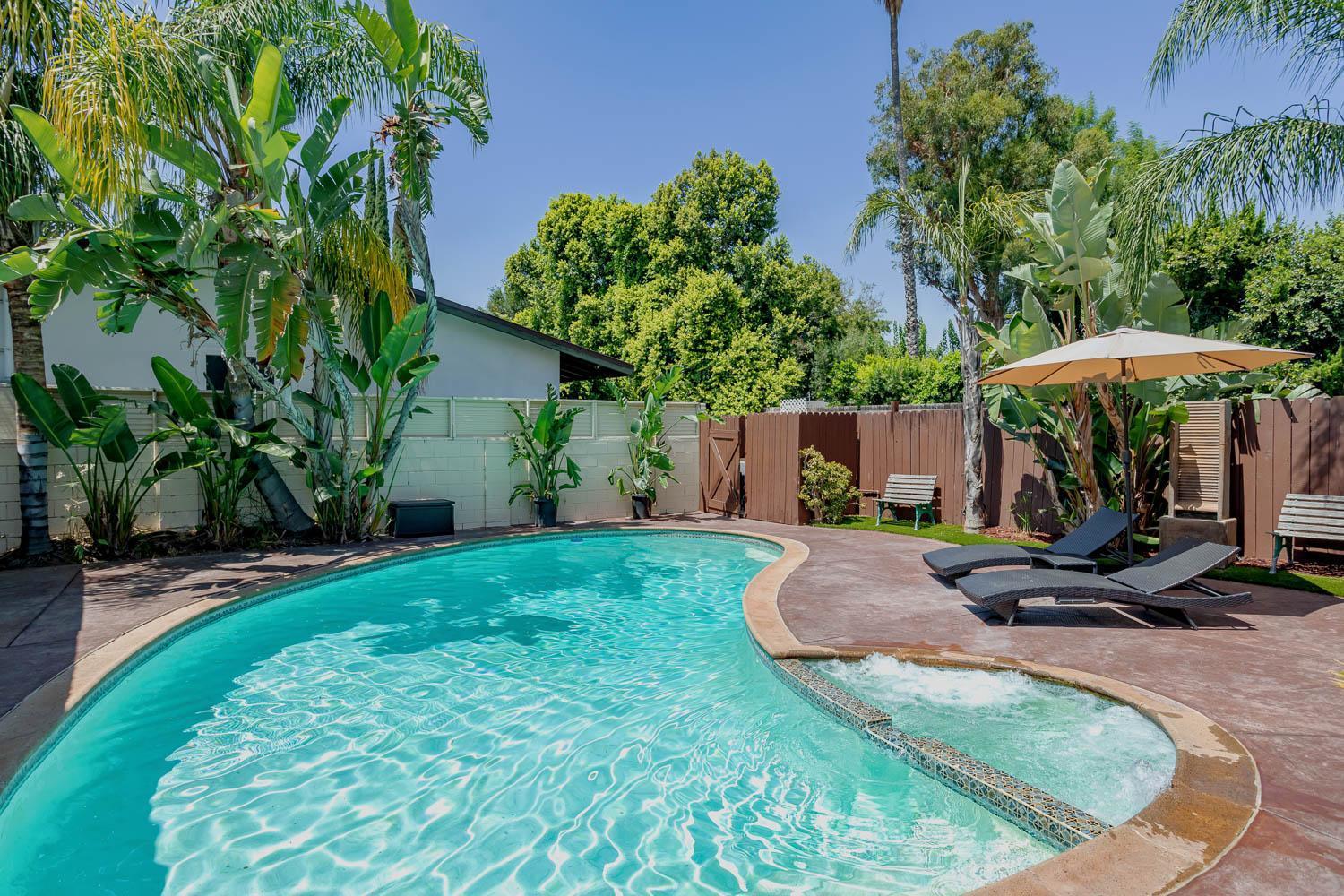 Cozy With Pool And Jacuzzi Minutes From Universal * Los Angeles