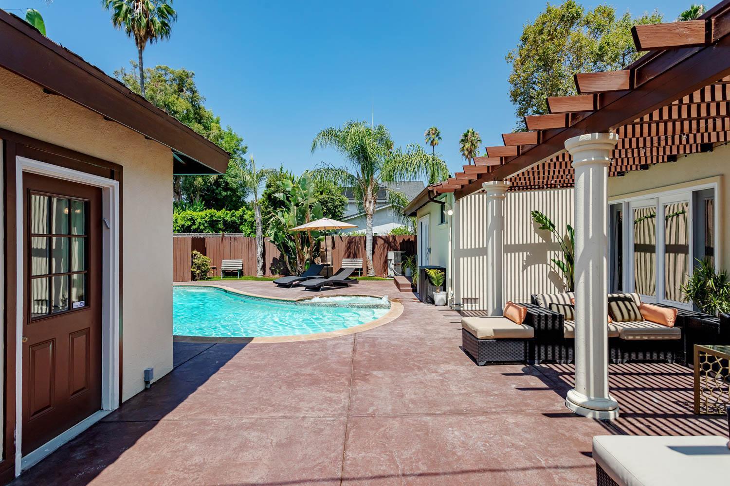 Cozy With Pool And Jacuzzi Minutes From Universal * Los Angeles